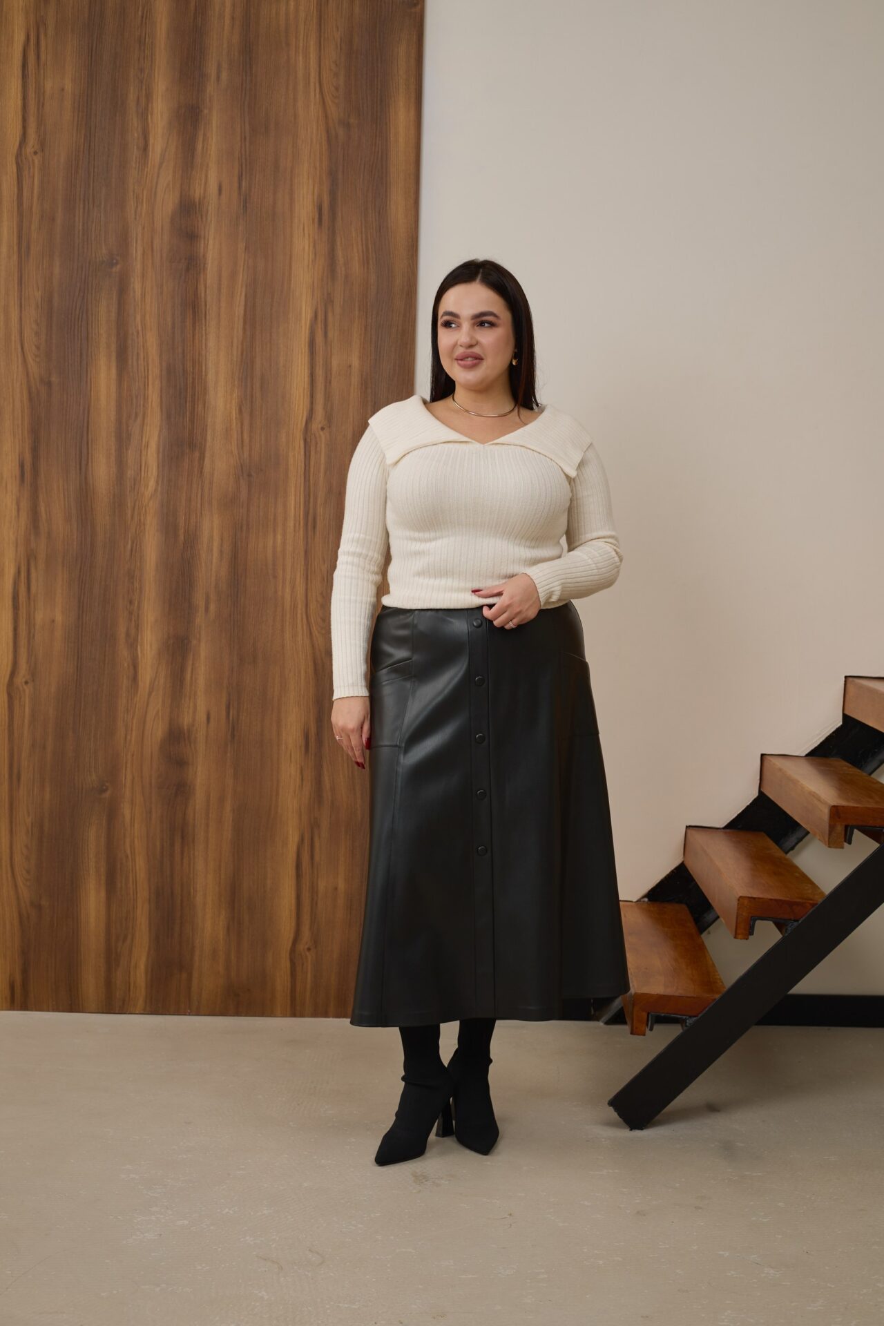 shirt2709_resized Спідниця з екошкіри 528 чорний - Зображення 1